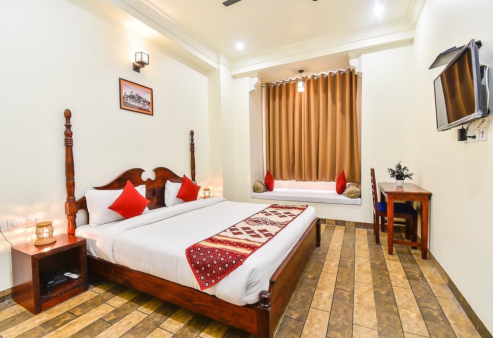 Laxmi Niwas Jaipur Super Deluxe Room