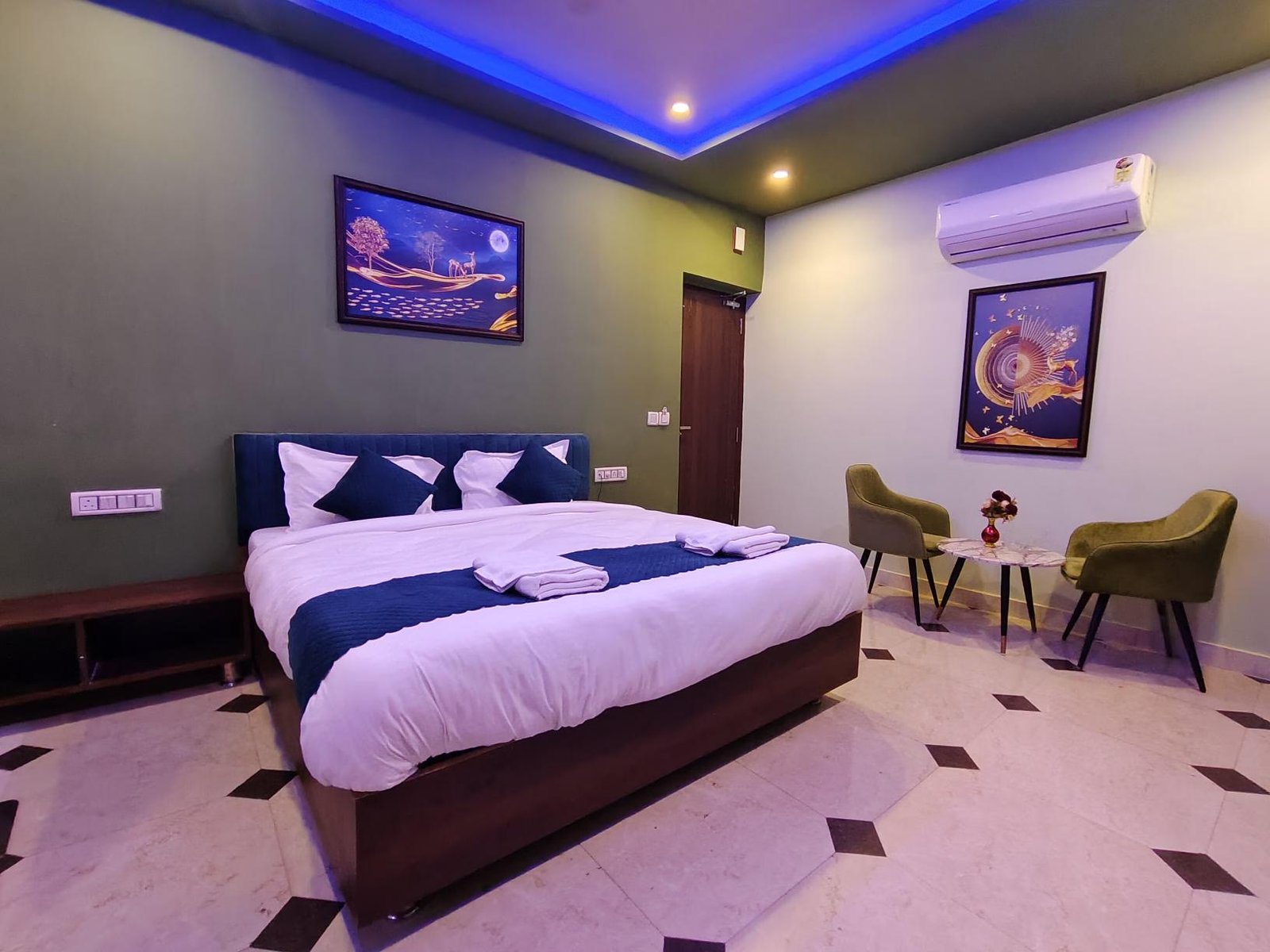 Attic suite at East Gate Agra