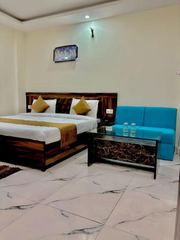 Room at Royal Center Haridwar
